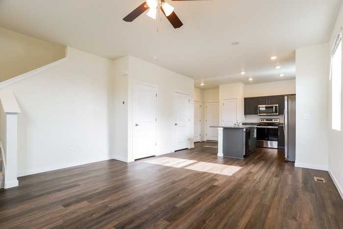 13501 Oneida Ln - Photo 4 of 17