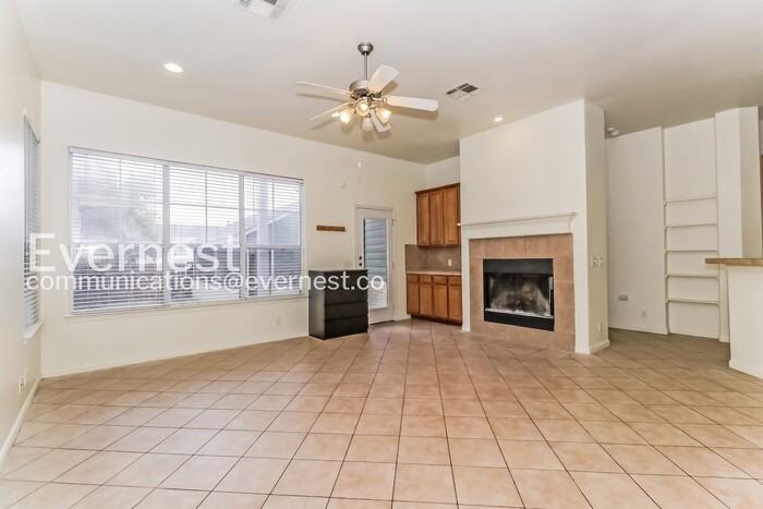709 W 35th St - Photo 2 of 32