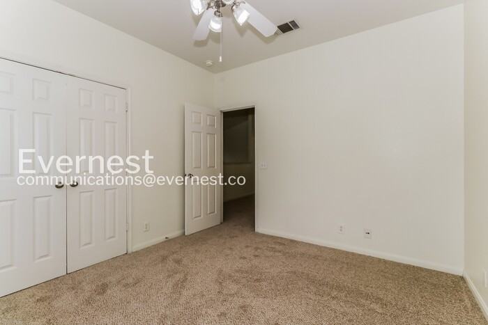709 W 35th St - Photo 6 of 32