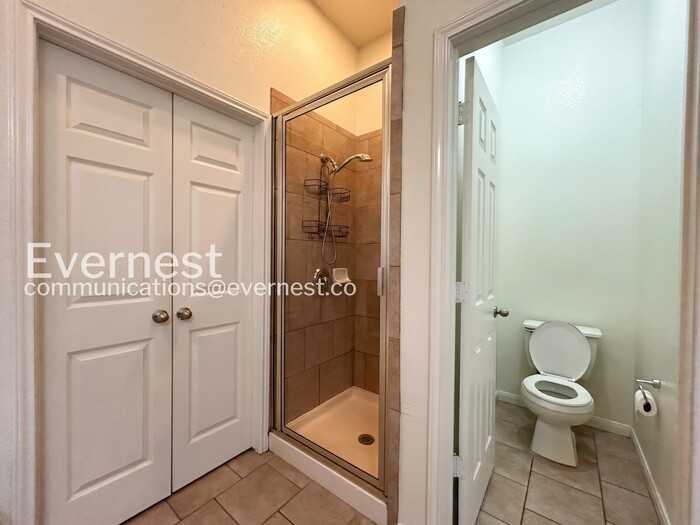 709 W 35th St - Photo 7 of 32