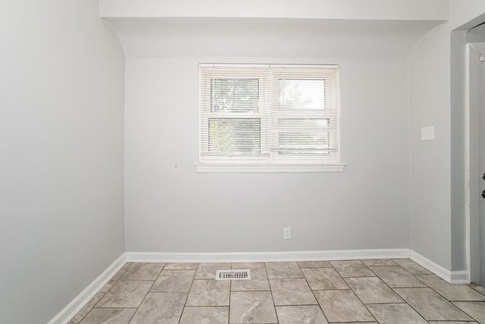 790 E 258th St - Photo 4 of 15