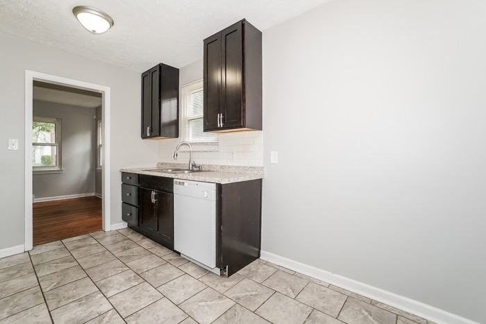 790 E 258th St - Photo 6 of 15
