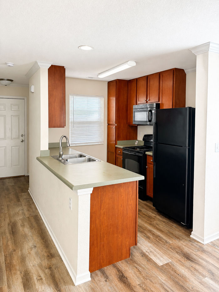 840 Woodside Creek Dr - Photo 2 of 8