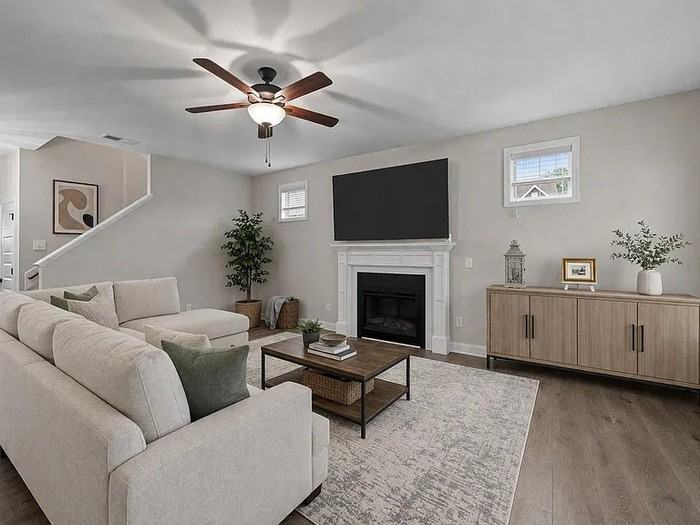 342 Durwin Ln - Photo 5 of 33