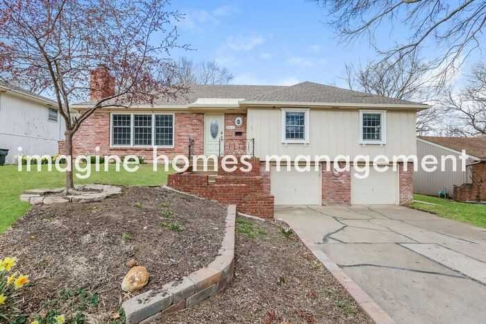 9612 W 93rd St - Photo 4 of 19