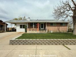 featured image of 543 Stansbury Ave #B