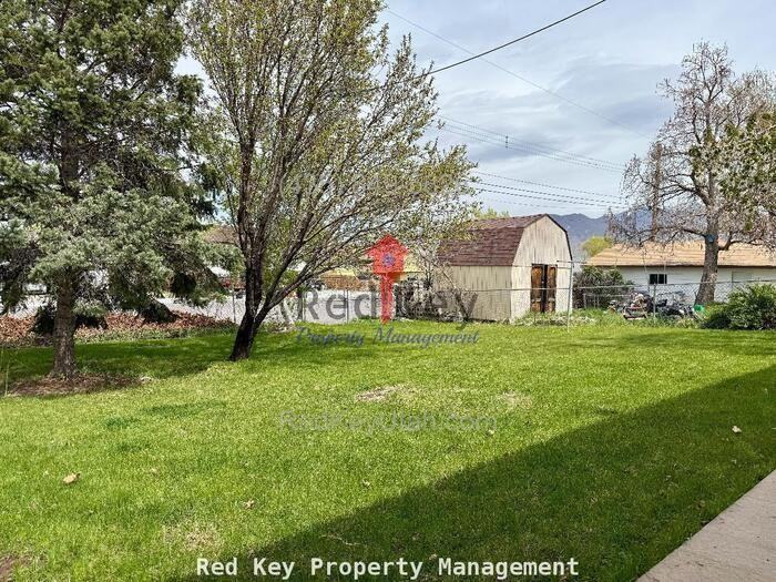 543 Stansbury Ave #B - Photo 7 of 8