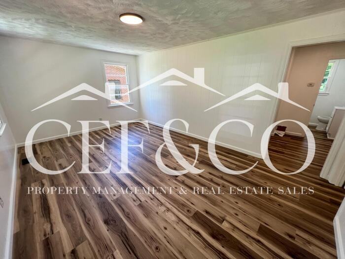228 Caulder Cir - Photo 2 of 13