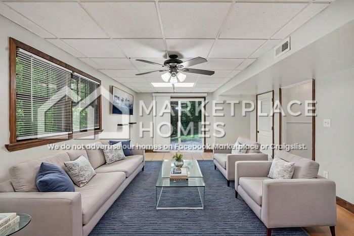 434 Forrest Ave #B - Photo 3 of 19