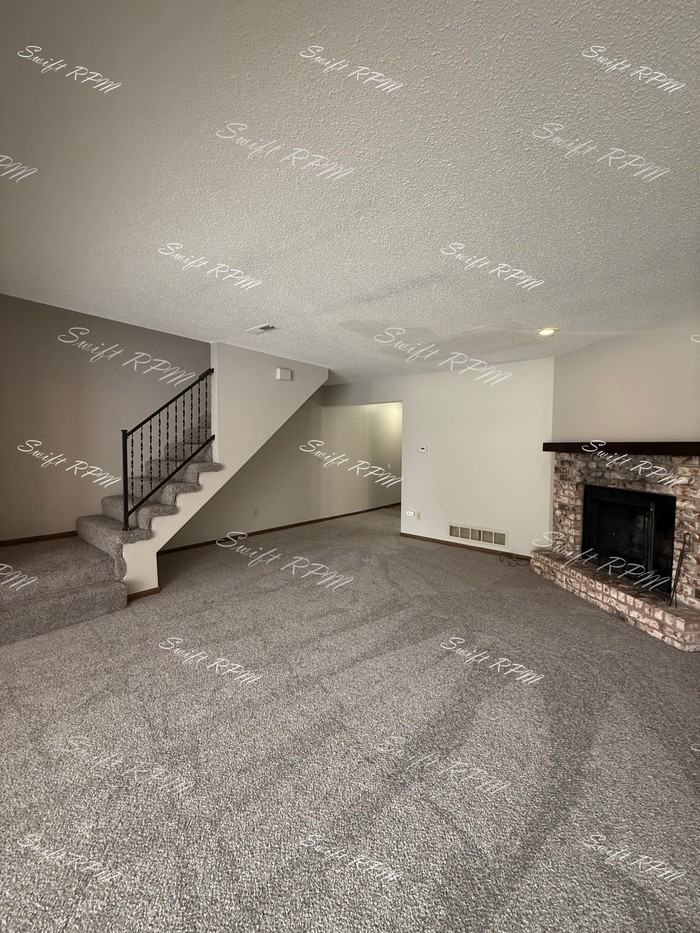 529 Ne Churchill St #2-1 - Photo 3 of 13