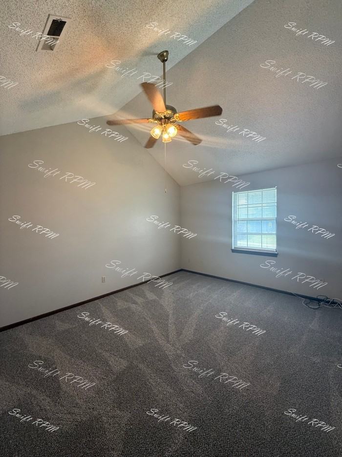 529 Ne Churchill St #2-1 - Photo 6 of 13
