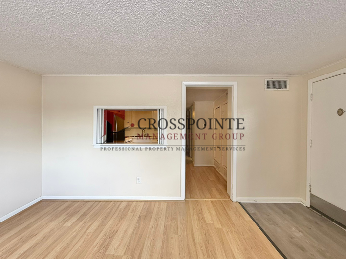 201 W Phillips St #30 - Photo 4 of 10