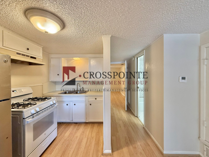 201 W Phillips St #30 - Photo 5 of 10