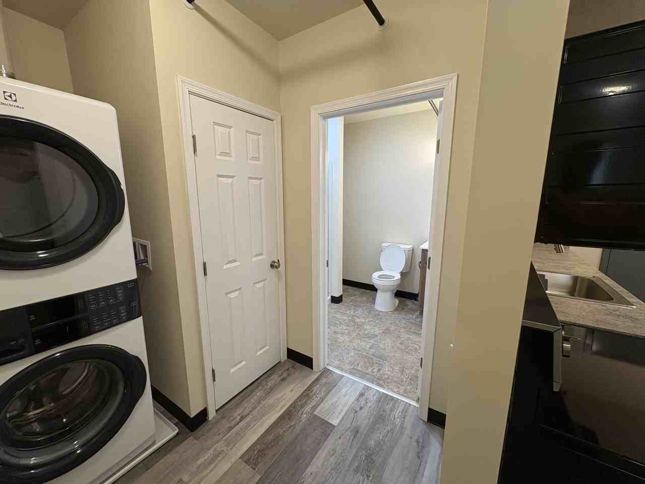 114 W Chestnut St #2A - Photo 2 of 17
