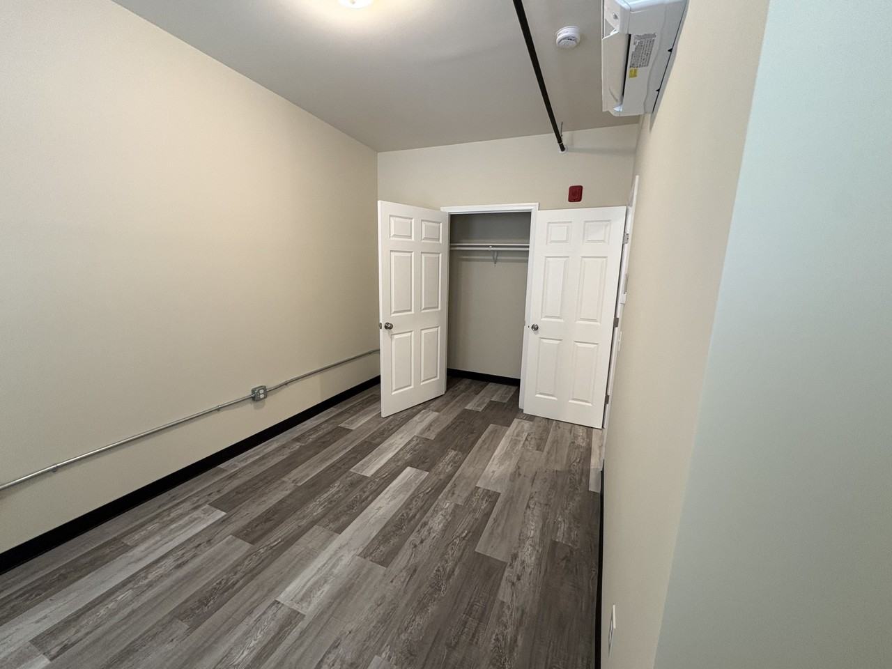 114 W Chestnut St #2A - Photo 3 of 17