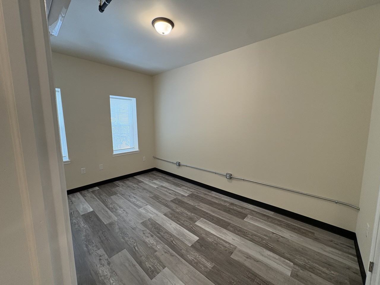 114 W Chestnut St #2A - Photo 5 of 17