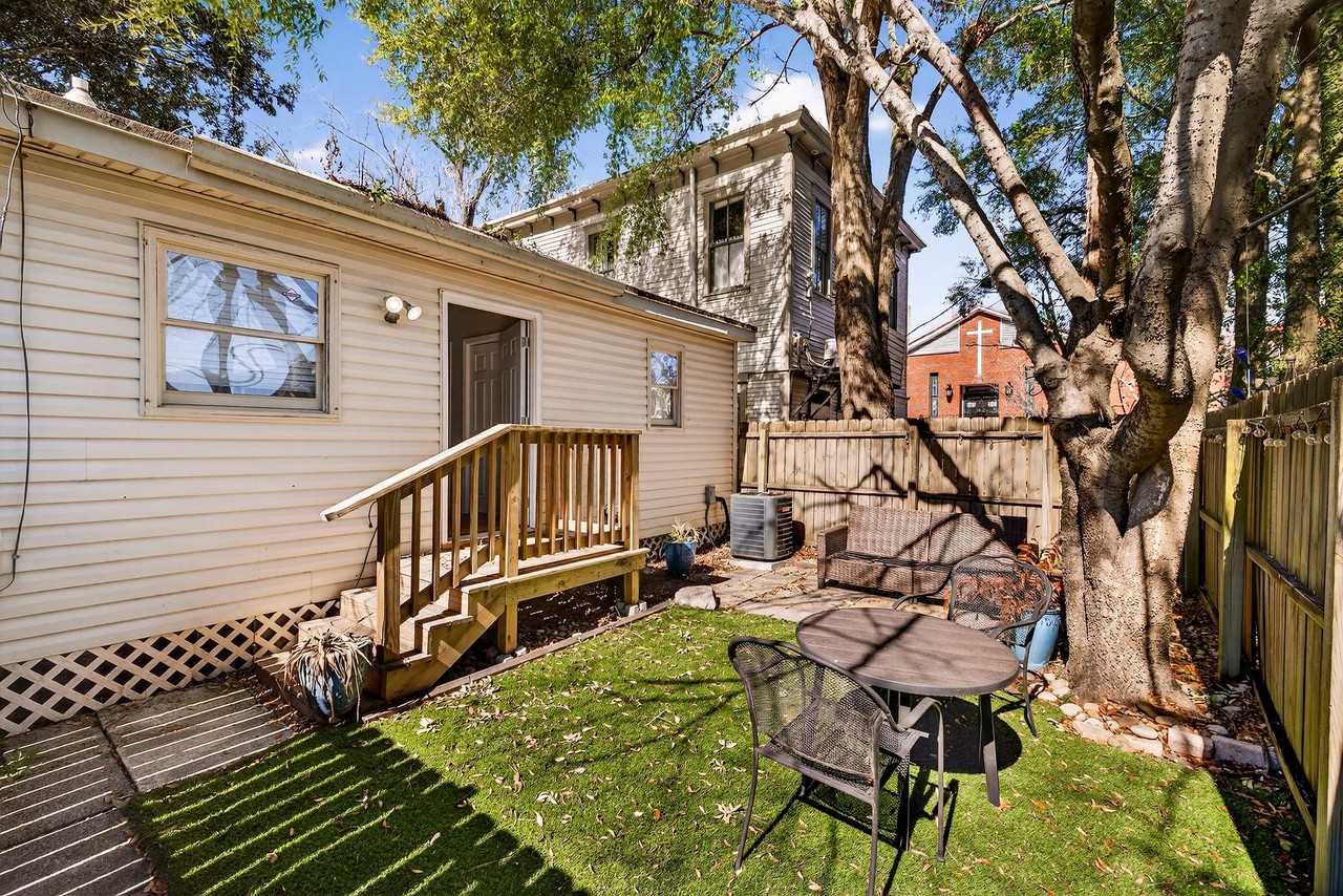 1404 Barnard St #NA - Photo 4 of 22