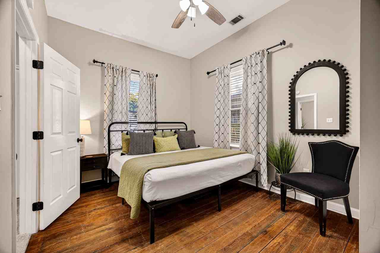 1404 Barnard St #NA - Photo 5 of 22