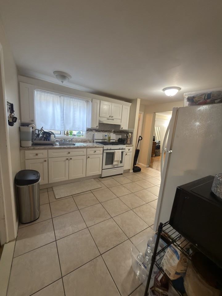 280 W Grand Ave #2 - Photo 5 of 11
