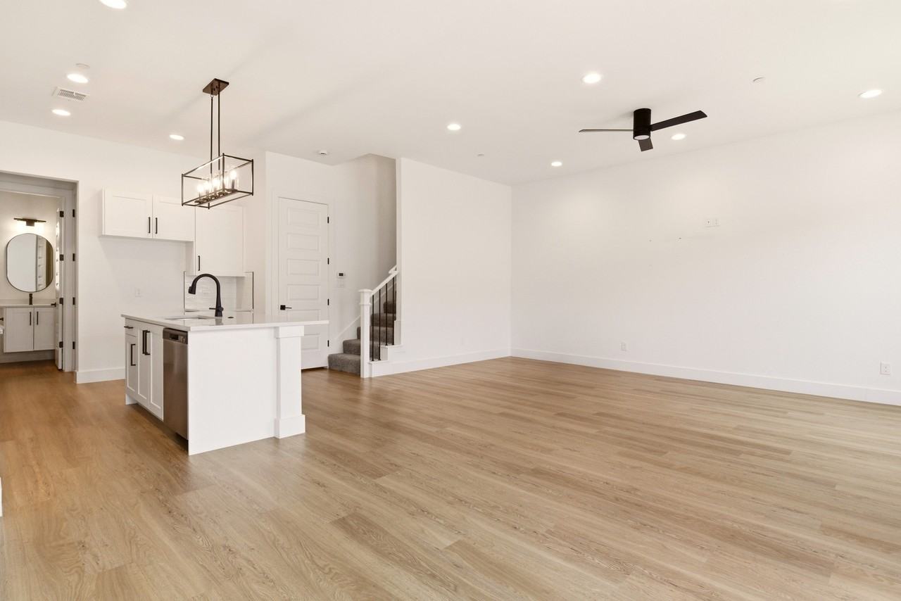 8909 Lowell St #8909 - Photo 3 of 22