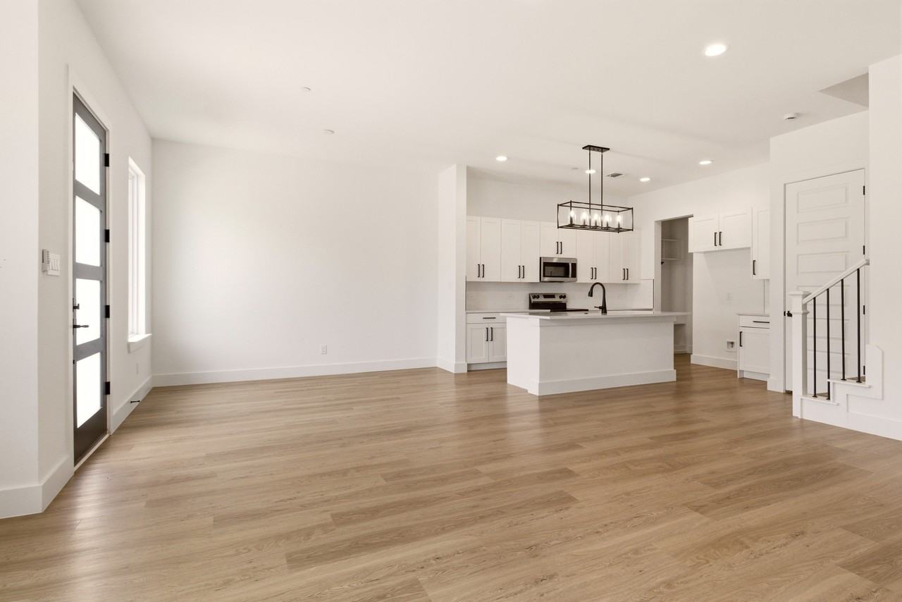 8909 Lowell St #8909 - Photo 4 of 22