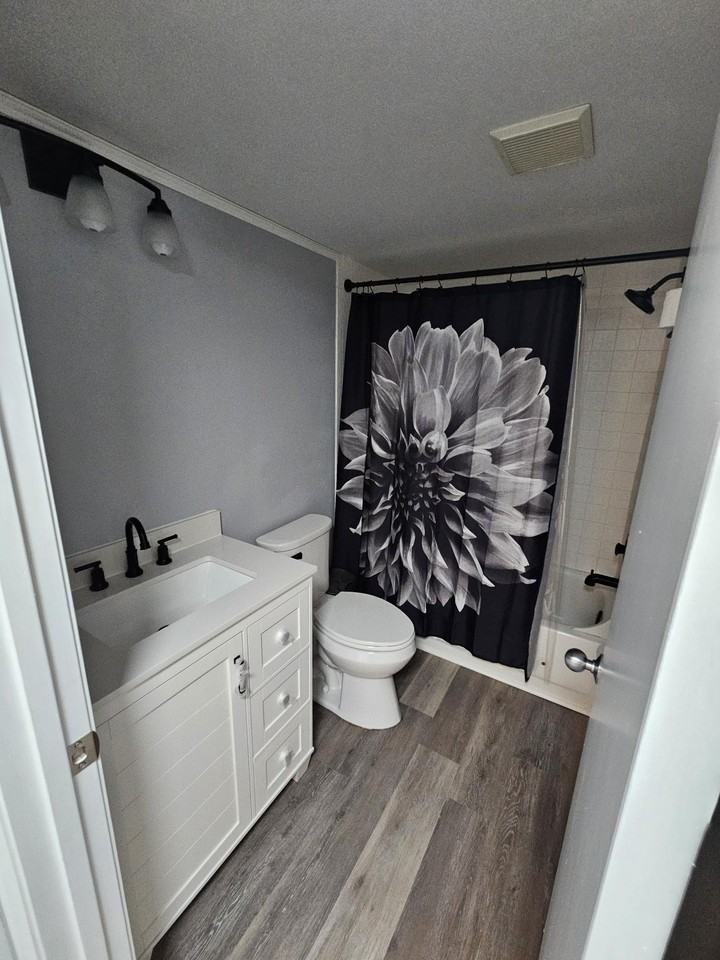 800 Cove Cay Dr #7C - Photo 4 of 18