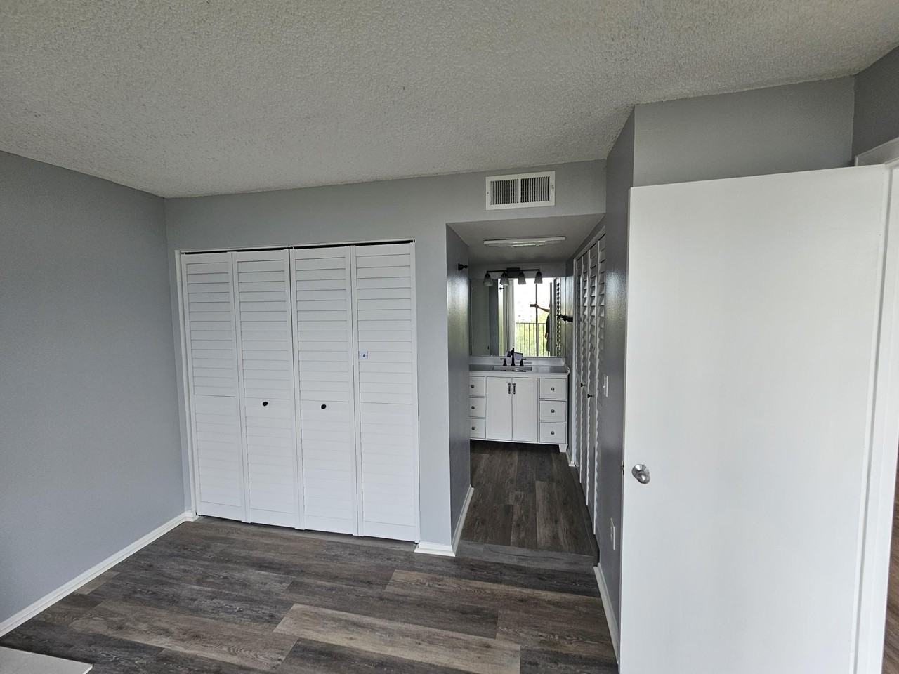 800 Cove Cay Dr #7C - Photo 5 of 18
