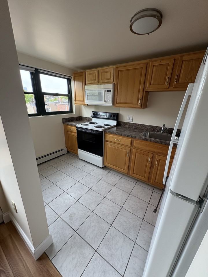 400 Massachusetts Ave #66 - Photo 2 of 14