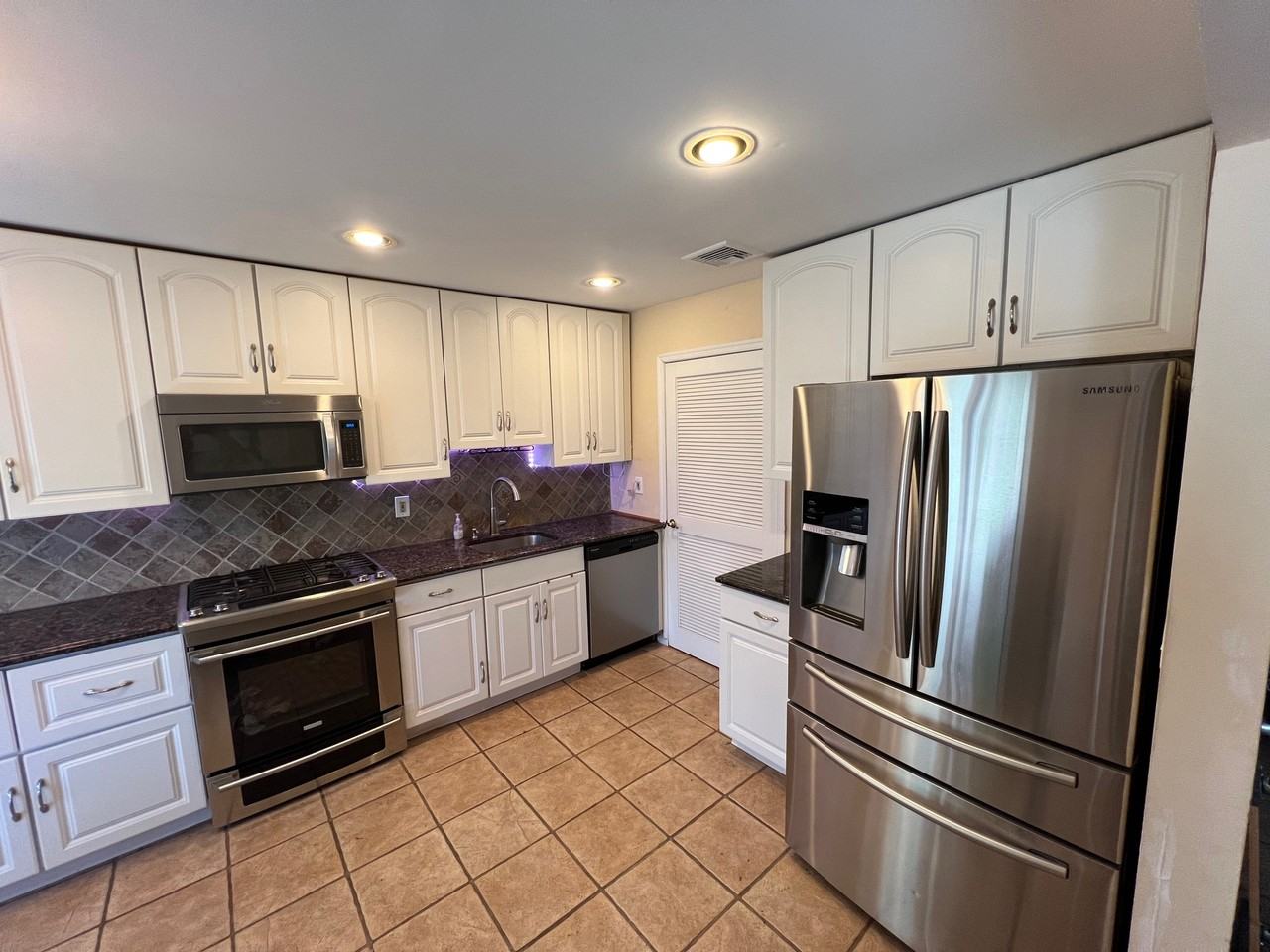 282 282 Plum Drive #1 - Photo 7 of 19