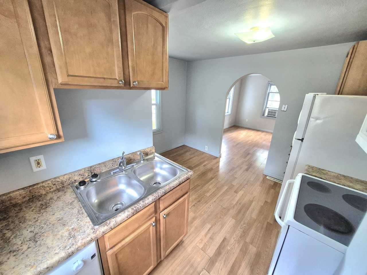 611 5th Ave Ne #NA - Photo 4 of 10