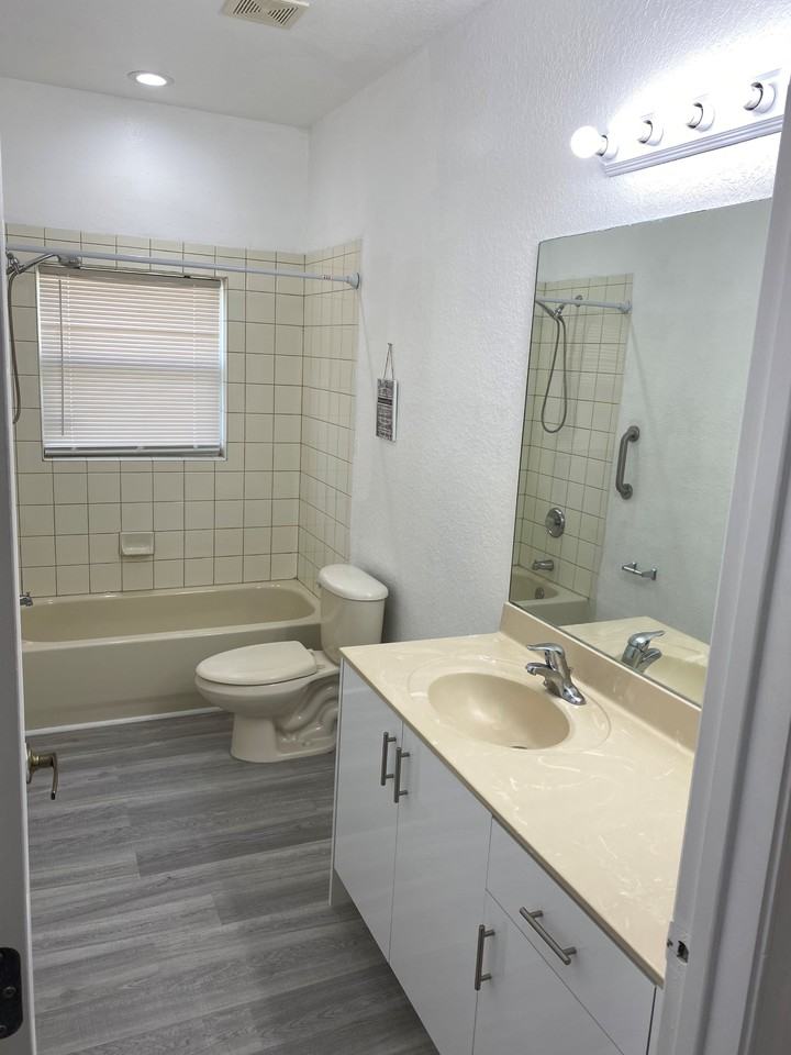 5603 Polk St #A - Photo 7 of 14