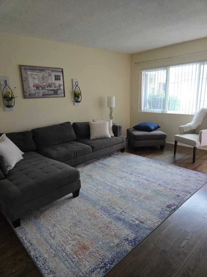 11925 Ramona Ave - Photo 3 of 11