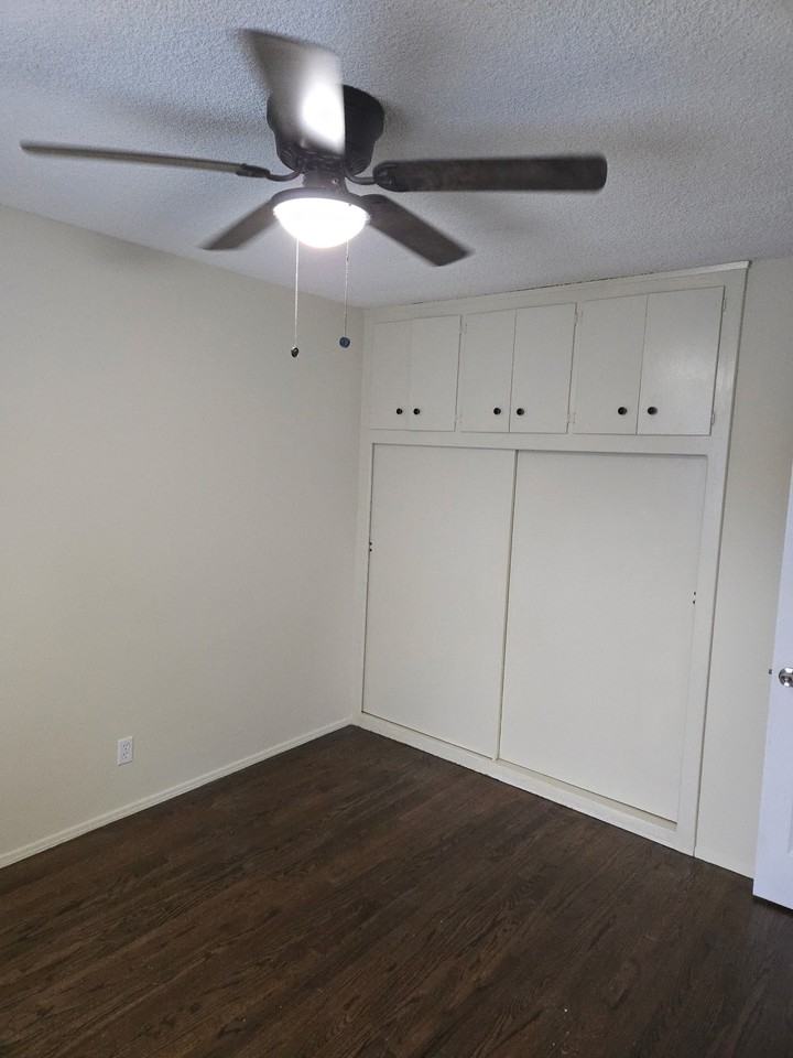 11925 Ramona Ave - Photo 5 of 11