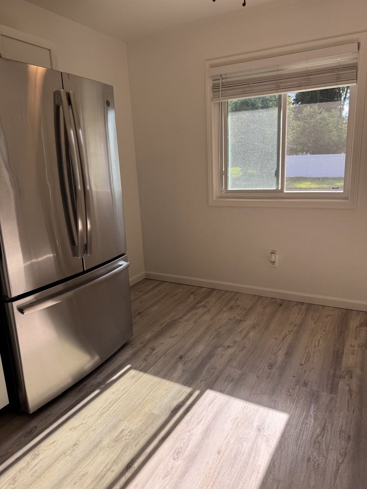 380 Jeffery Ct #NA - Photo 4 of 17