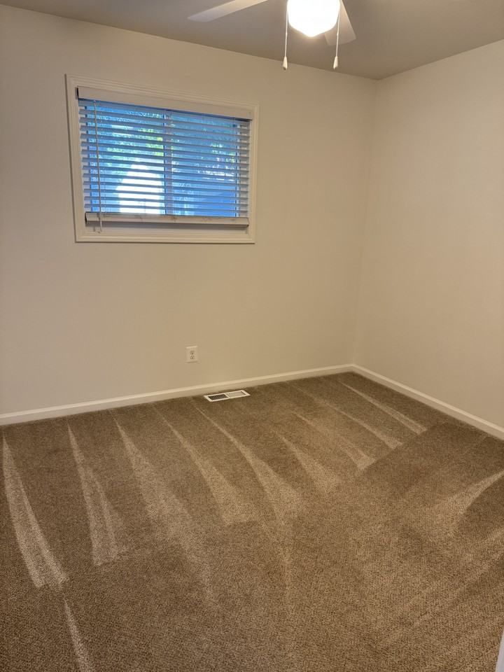 380 Jeffery Ct #NA - Photo 6 of 17