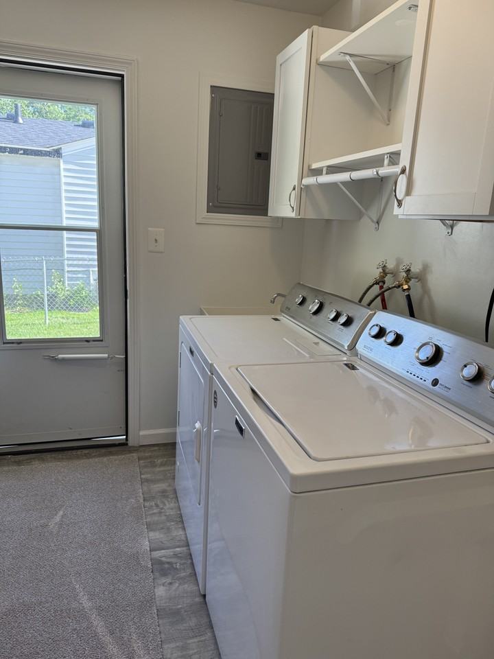 380 Jeffery Ct #NA - Photo 7 of 17