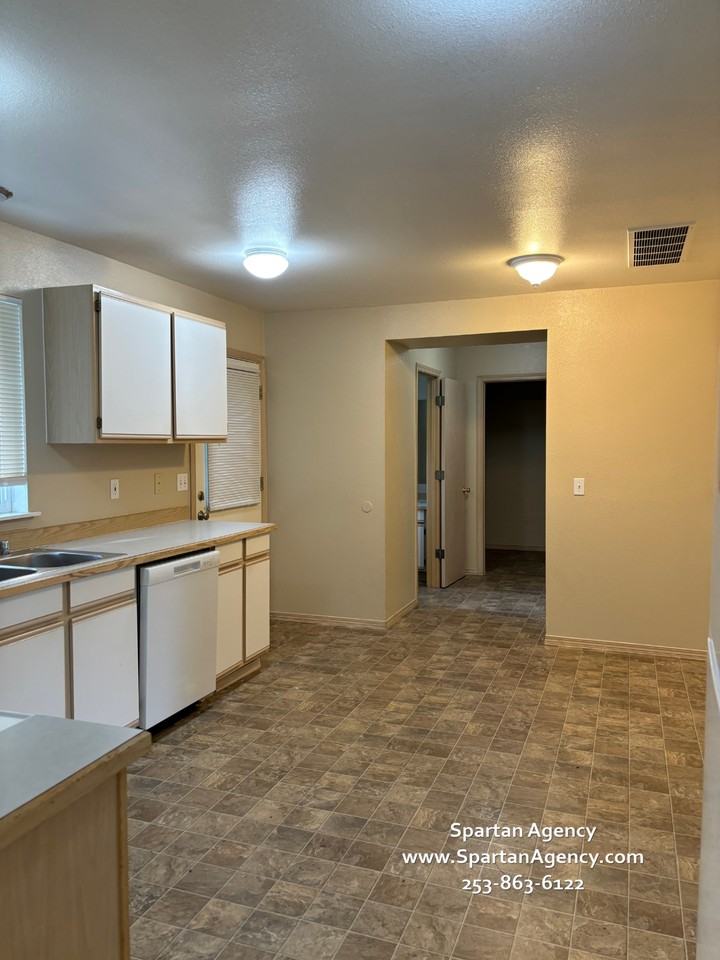 13520 107th Avenue Court East - Photo 6 of 18