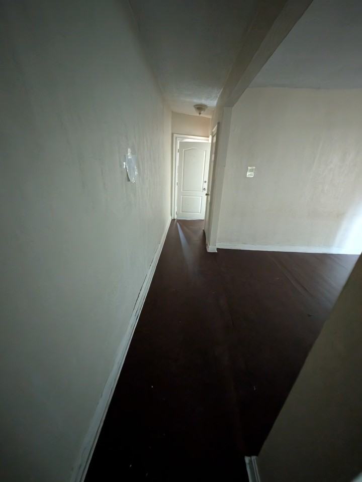 1874 Marloes Ave #23 - Photo 5 of 8