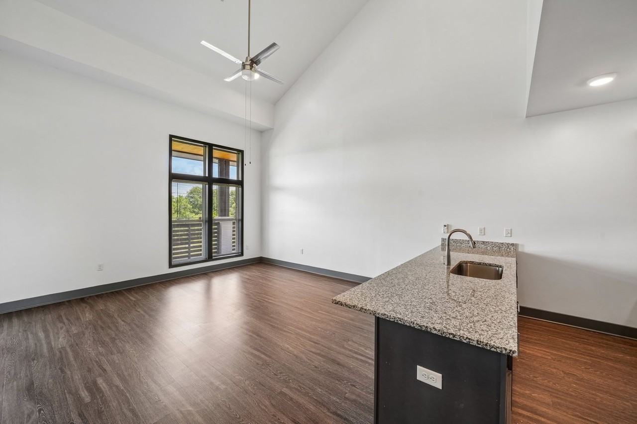 St. Thomas Flats - Photo 4 of 21