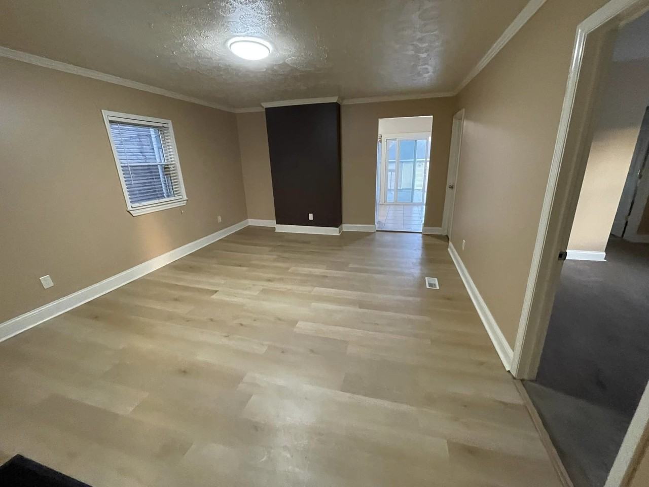 332 E Lincoln St #NA - Photo 5 of 22
