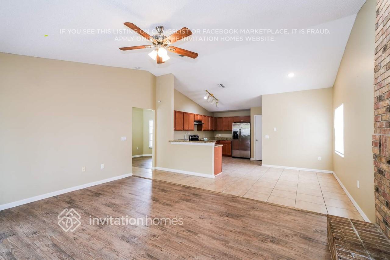 12305 Huckleberry Ct - Photo 5 of 17