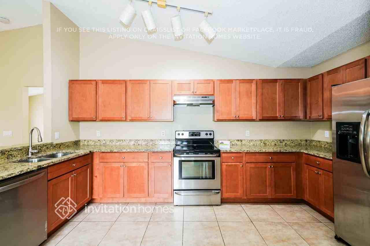 12305 Huckleberry Ct - Photo 6 of 17