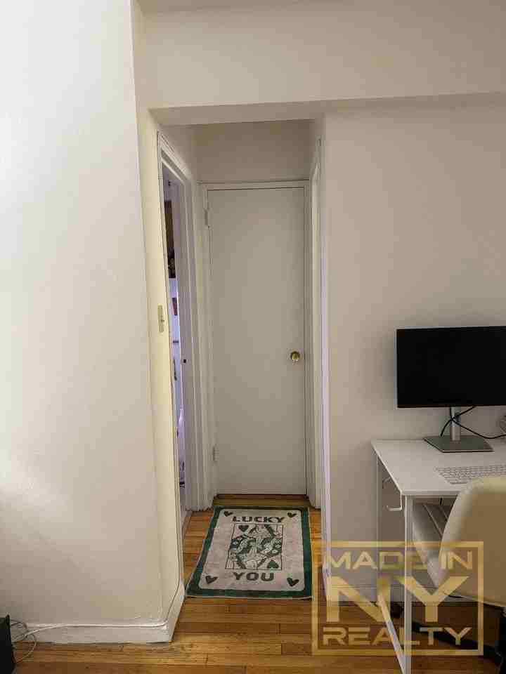327 W 30th St #3B - Photo 3 of 7