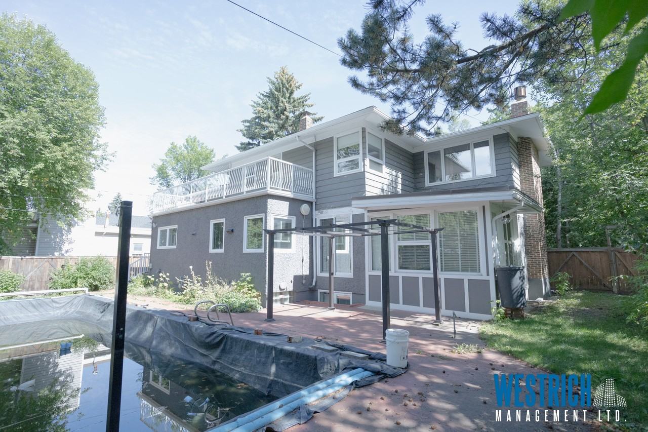 9240 116 St Northwest - Photo 4 of 50