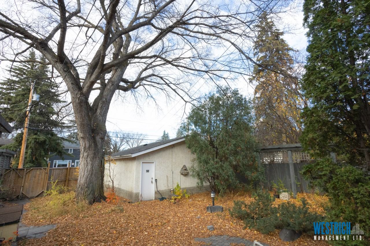 9218 116 St - Photo 4 of 50