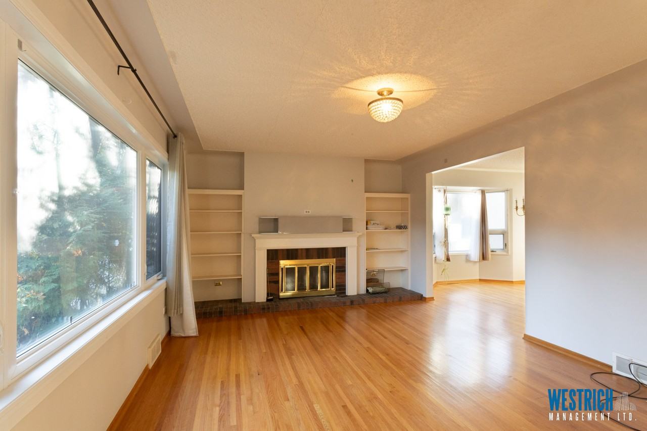 9218 116 St - Photo 6 of 50