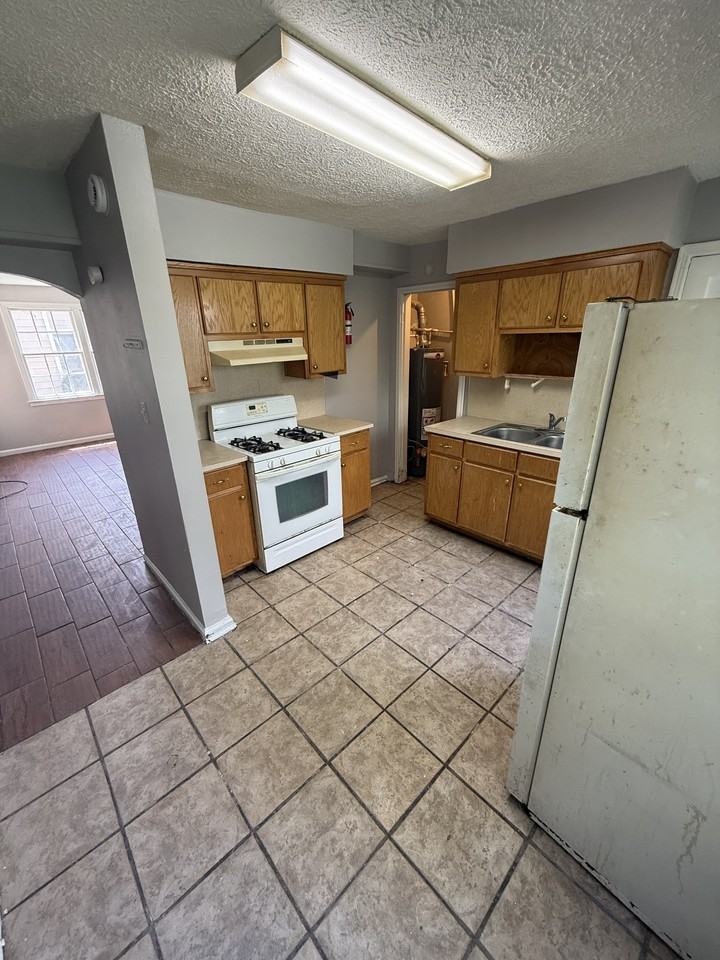 2222 14th St #A - Photo 6 of 17