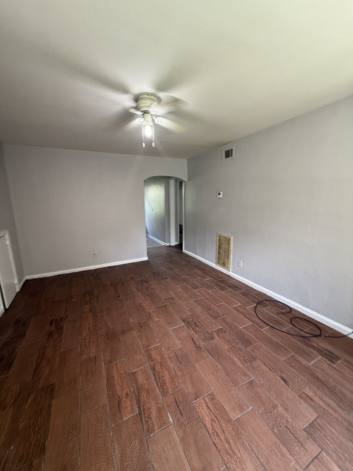 2222 14th St #A - Photo 3 of 18