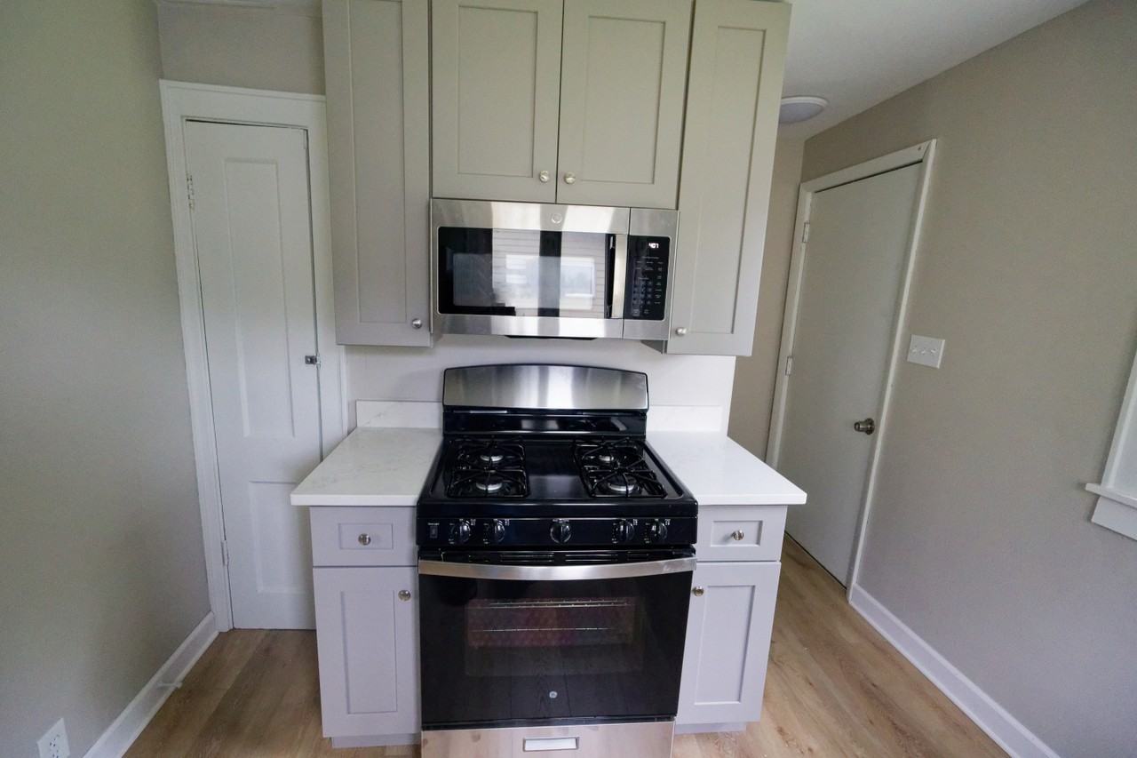 714 N Green St #1 - Photo 3 of 10