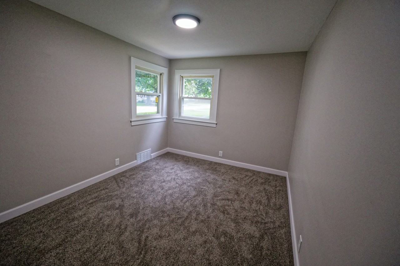 714 N Green St #1 - Photo 4 of 10